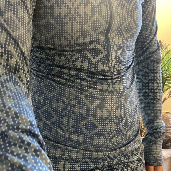 Nike pro sport long sleeve top. Very nice support and compression. - Picture 4 of 4